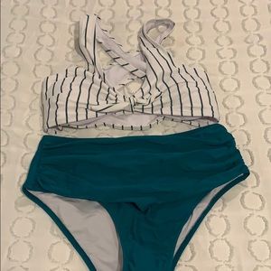 Cupshe size medium highwaisted bikini